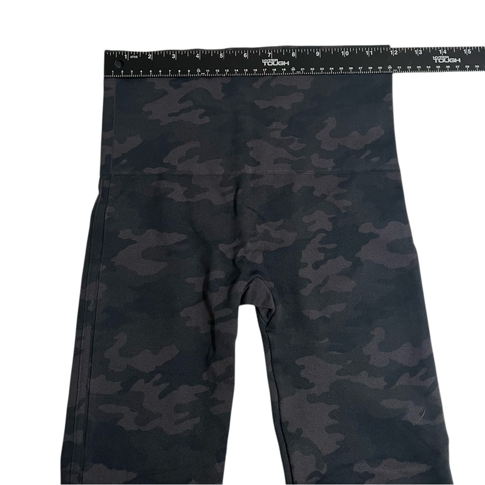 Spanx Camo Leggings Size M